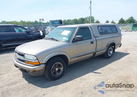 2002 Chevrolet S-10 Ls из США, поврежденный, VIN 1GCCS14W828238193